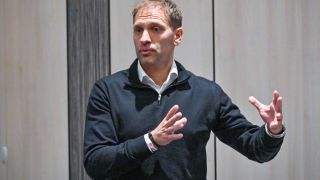 Футболен шеф попиля с две думи Стилиян Петров
