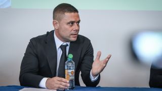 Сашо Димитров пое националите и неприятностите започнаха