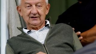 Крушарски: Той постоянно рови като коч у стадо овци