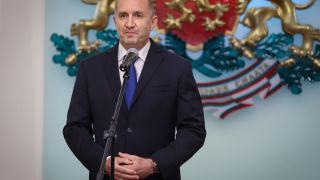 Румен Радев очаква волейболистите