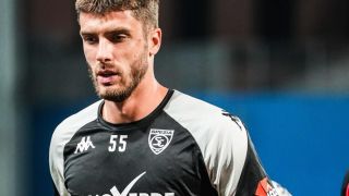 Червен картон за наш национал в Италия