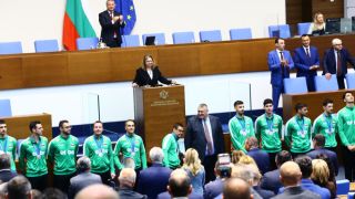 Депутатите на крака, аплодираха "лъвовете" Видео и снимки