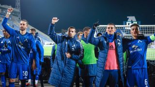 Левски пуска фенове до отбора във вторник