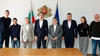Mинистър Пешев се срещна с представители на ЦСКА
