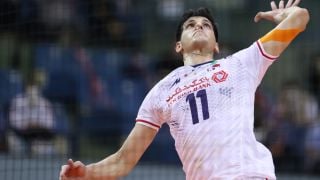 Откараха спешно в болница ирански национал, загуби съзнание в басейн