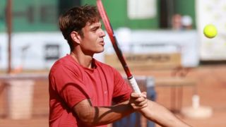 Българин се отказа, размина се с финал 
