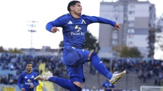 Куршума прониза два пъти Добруджа, Левски дръпна на върха