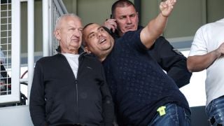 Крушарски за Филипов: Ще го закарам на Долна баня да се изкъпе
