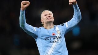 Головата машина Холанд стряска бившия си клуб 
