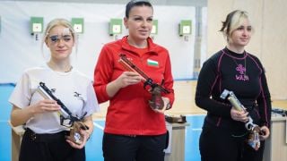 Костадинова извън първите 10 на Световното