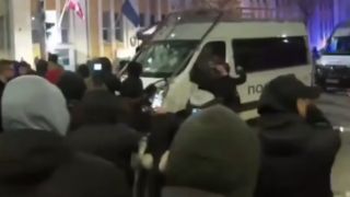 Фенове на Левски с първа реакция след погромите в София: Не сме на хранилка!