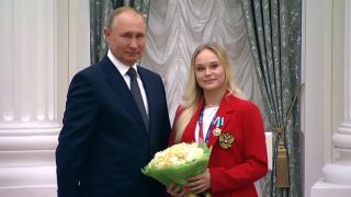 Пропъдиха любимка на Путин от Германия