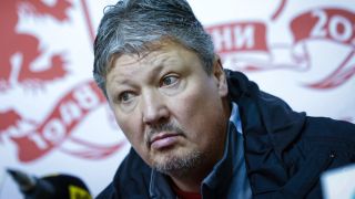 Атлетико (Мадрид) и Валенсия играят за Любо Пенев