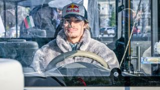 Никола Цолов поднесе коледна изненада на софиянци Снимки