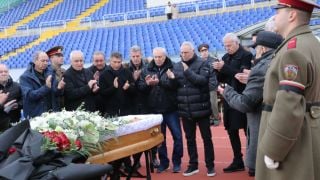 Четвъртите в света се простиха със Стратега с аплодисменти Видео и снимки