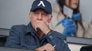 Сираков си скубе косите, Левски изпусна много пари