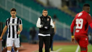 Христо Янев награди Джеймс Ето'о Видео