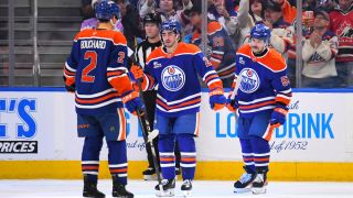 Защитник с хеттрик и три асистенции в мач №400
