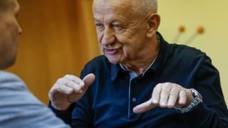 Крушарски: Лапат и вливат в кухите кратуни на играчите неосъществими мечти