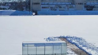 Снегът и дъждът удариха по футбола в България