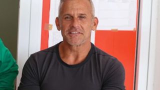Йордан Йовчев става на 53