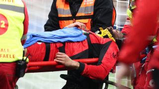 Английски национал аут за няколко месеца заради счупена челюст