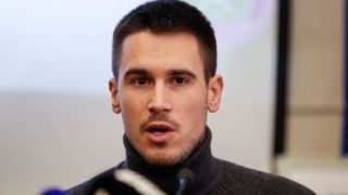 Братът на Джокович избяга от удар на Иран