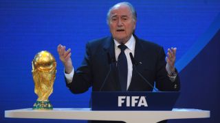 Иван Славков два пъти спасява президента на ФИФА