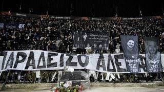 Убийство на фен отложи дерби