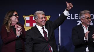 Лапорта преизбран за президент, изригна с танц