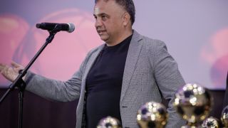 Ники Жадното става на 54
