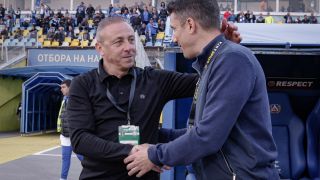 Веласкес и Левски често сърбат попарата на Илиан Илиев