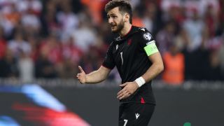 Грузия и Израел с голово шоу, защитник на Лудогорец игра