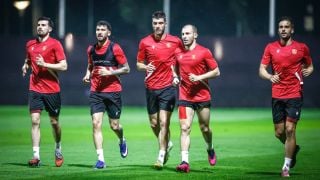 Националите кацнаха непредвидено в Атина