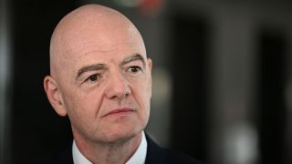 Шефът на ФИФА почете Борислав Михайлов