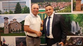 Специален кът на Христо Стоичков в новата зала на „Спортната история“ в Етрополе