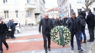 Легендите от САЩ'94 поднесоха венец за Боби Михайлов