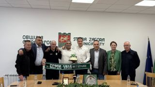 Кметът на Стара Загора награди легенда на Берое