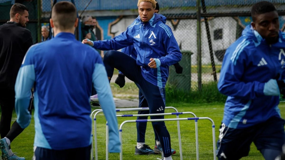Левски пуска феновете до отбора