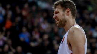 Везенков се развихри, Олимпиакос №1 в редовния сезон на Евролигата