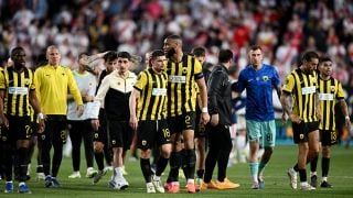 Гърци и наш национал помечтаха за чудо, отпаднаха от испанци в ЛК
