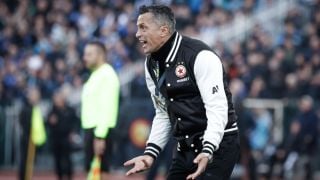 Веласкес и Янев се опитват да излязат от футбола