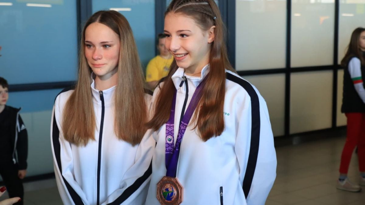 Бронзовата медалистка от Световното се завърна у нас