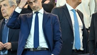 И шефът на УЕФА се хвана за главата от съдиите