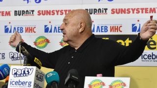Остро напрежение в „Овча Купел“ между Венци Стефанов и фенове