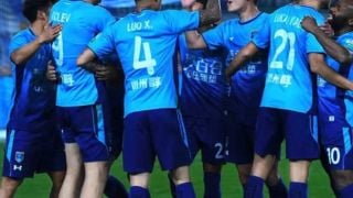 Алекс Колев асистира на Хуй Шу