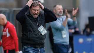 Екшън на "Стадиона на мира": Съдия изгони Вили Вуцов 