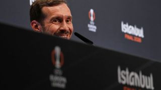 Треньорът на Фрайбург засипа с похвали Астън Вила