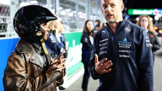 Голям шампион призова Хамилтън да не се отказва