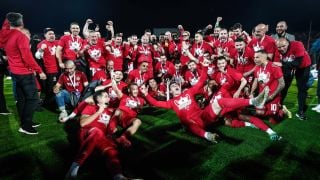 Победителите получиха медалите си, вдигнаха Купата